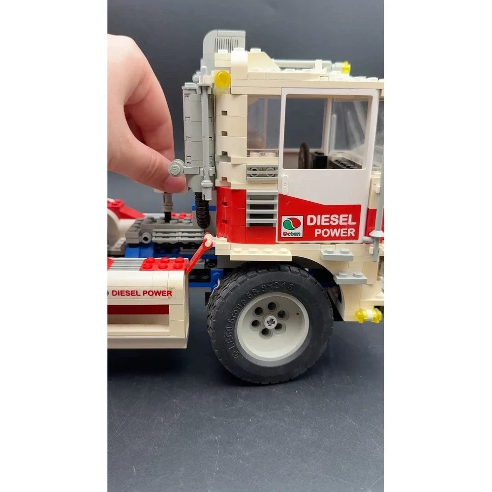 Vintage LEGO Model Team 5563 Racing Truck 1999 Large Octan Diesel Power 90s